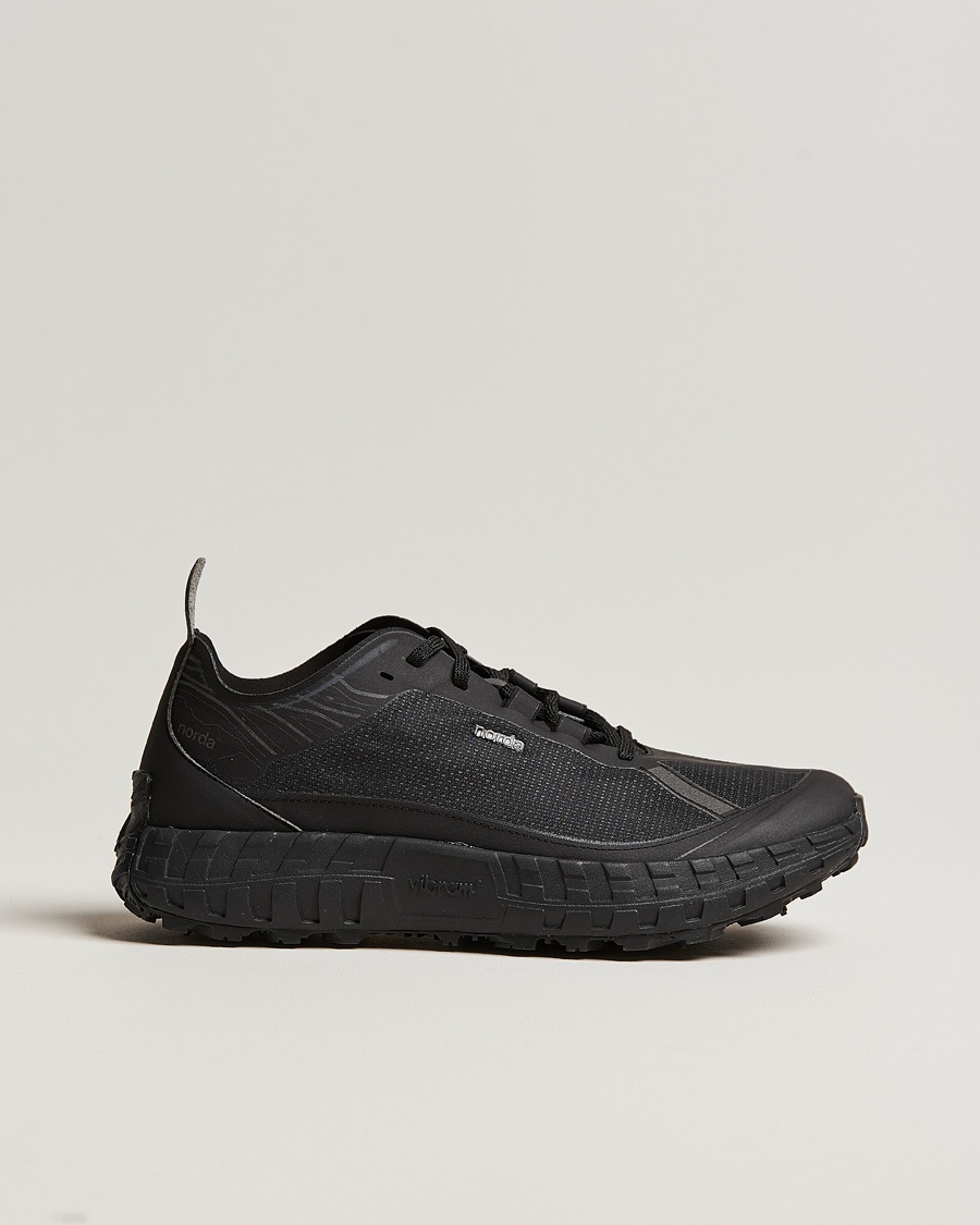 Norda 001 Running Sneakers Stealth Black – Zwart