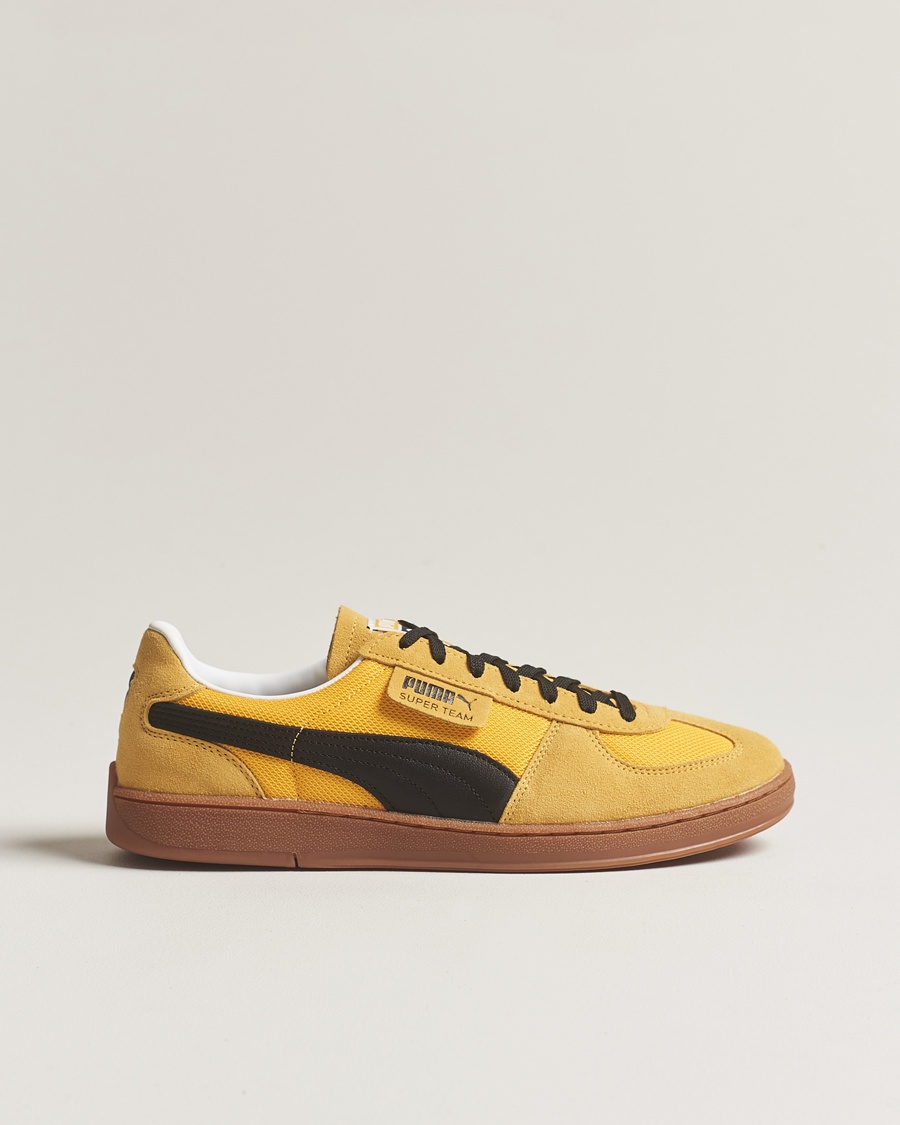 Yellow pumas sales