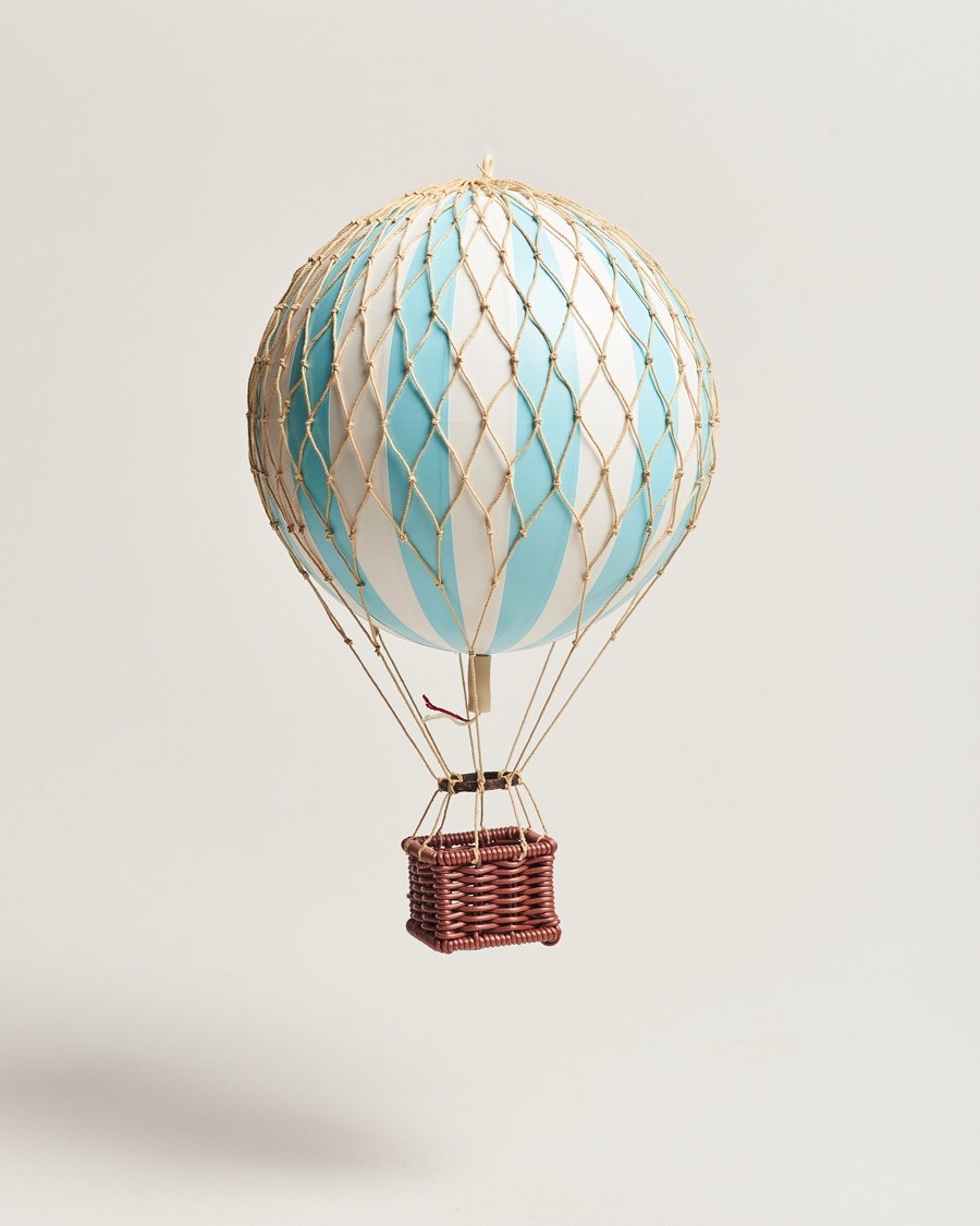 Authentic Models Travels Light Balloon Light Blue – Blauw