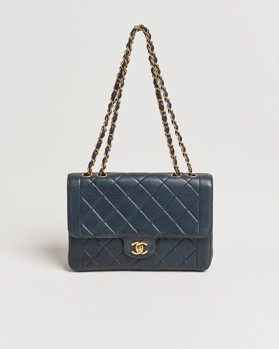 Heren | Gifts for Her | Chanel Pre-Owned | Classic Medium Single Flap Bag Lambskin Navy