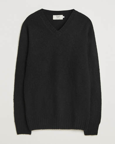 Harley Of Scotland for Care of Carl Harley Of Scotland Brushed Supersoft Lambswool V-Neck Black – Zwart