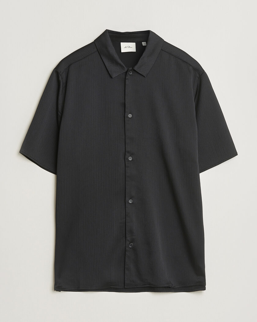 LES DEUX Hector Plissé Short Sleeve Shirt Black – Zwart