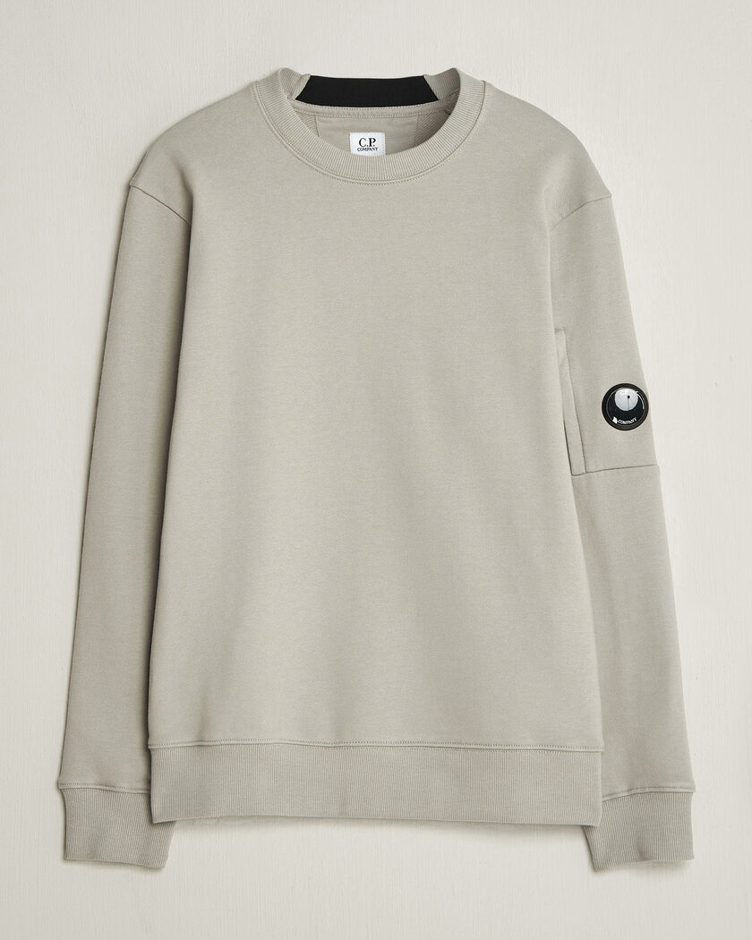 C.P. Company Diagonal Raised Fleece Lens Sweatshirt Light Grey – Grijs