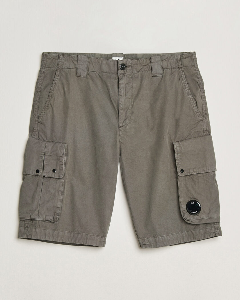 C.P. Company Cotton Gabardine Cargo Shorts Washed Black – Grijs