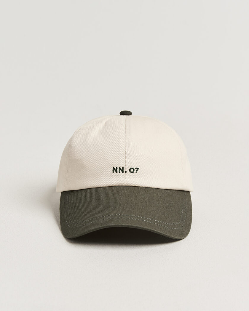 NN07 Logo Cap Dark Army – Groen