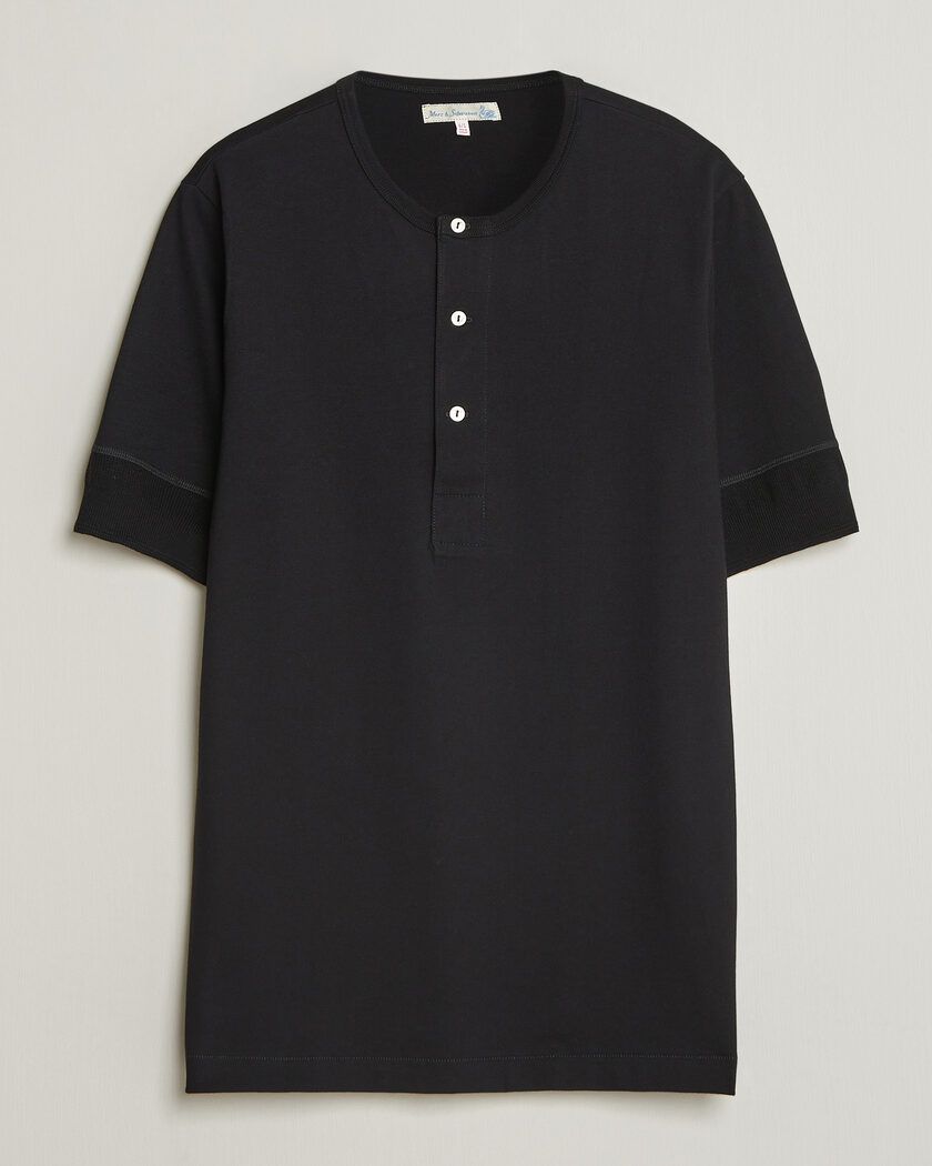 Merz b. Schwanen Classic Organic Cotton Short Sleeve Henley Black – Zwart