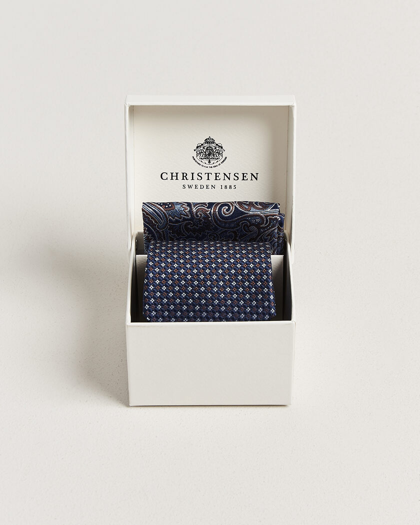Amanda Christensen Box Set Printed Silk 8cm Tie With Pocket Square Navy/Brown – Blauw