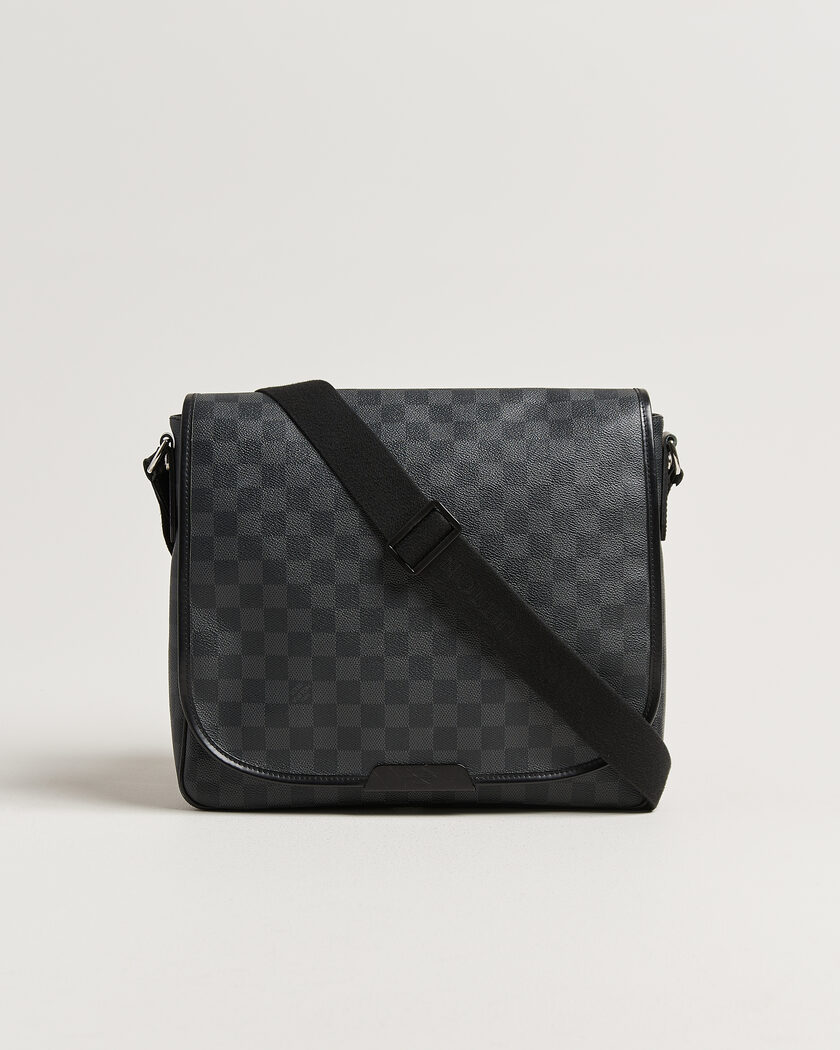 Louis Vuitton Pre-Owned Daniel MM Shoulder Bag Damier Graphite – Grijs
