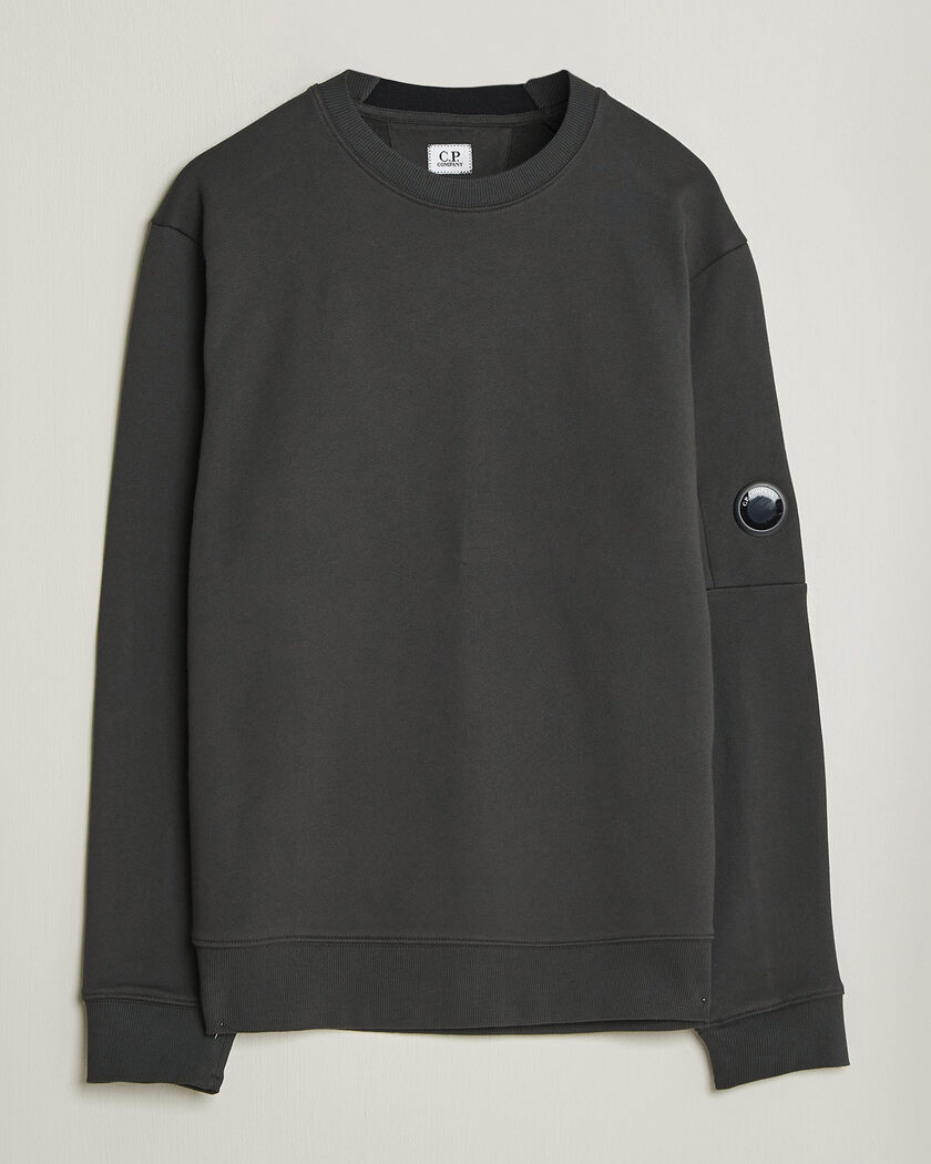 C.P. Company Diagonal Raised Fleece Lens Sweatshirt Dark Grey – Grijs
