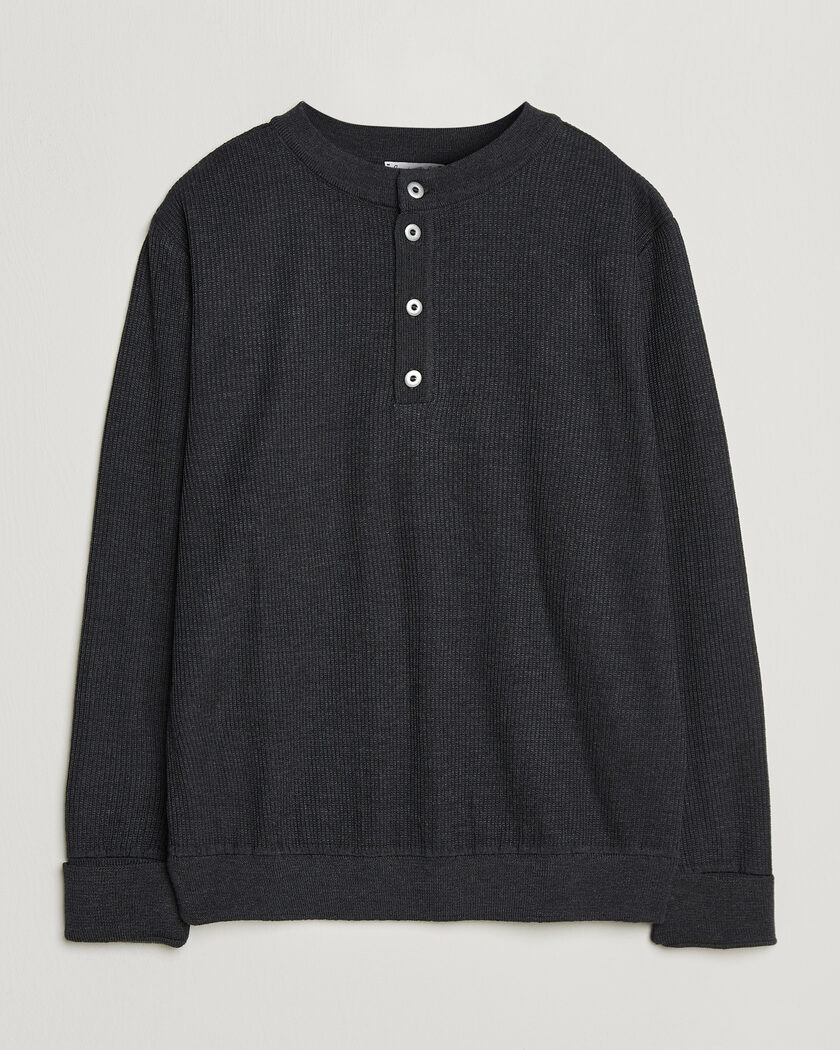S.N.S. Herning Stamina Rib Henley Magnetite Black – Zwart