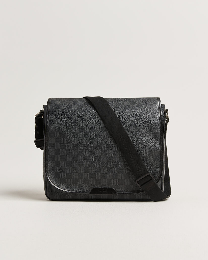 Louis Vuitton Pre-Owned Daniel MM Shoulder Bag Damier Graphite – Grijs