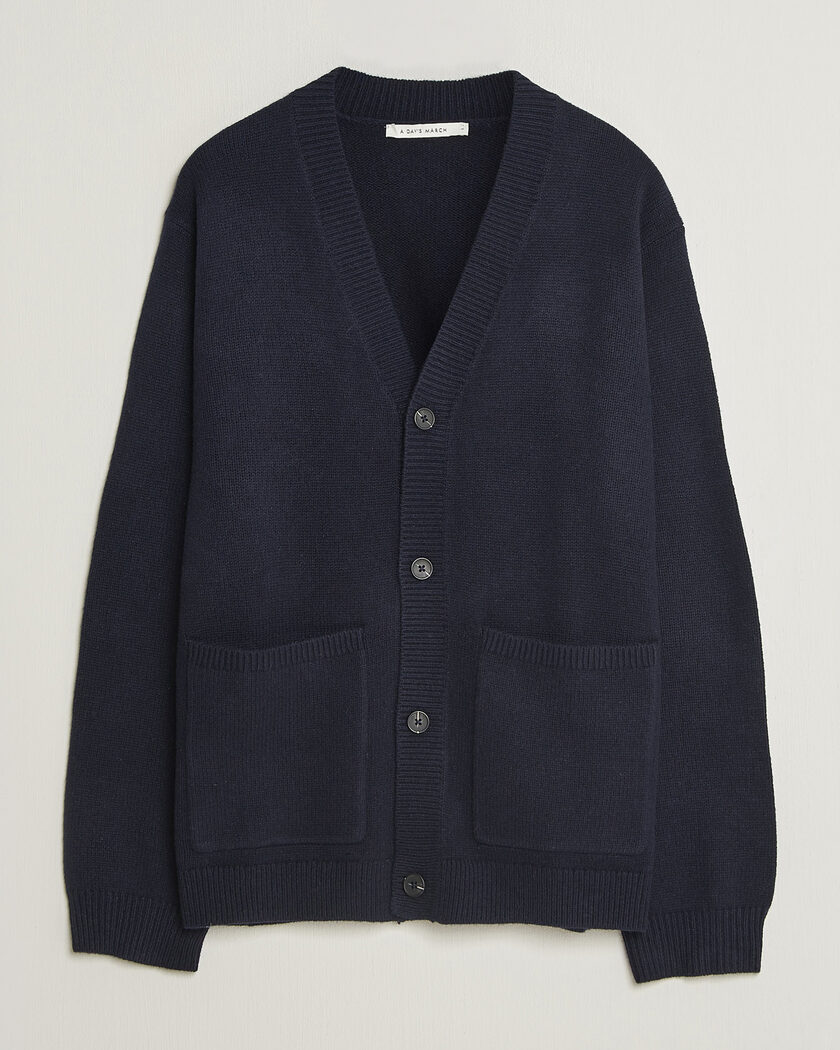 A Day's March Jarrow Lambswool Cardigan Navy – Blauw