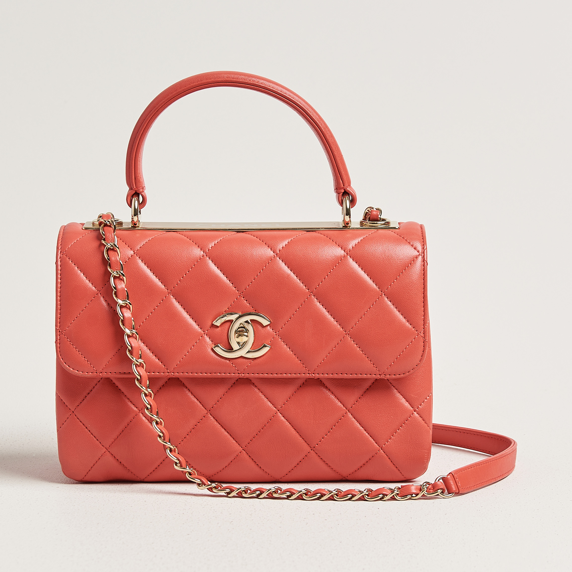 Chanel Pre-Owned Trendy CC Top Handle Bag Coral – Roze