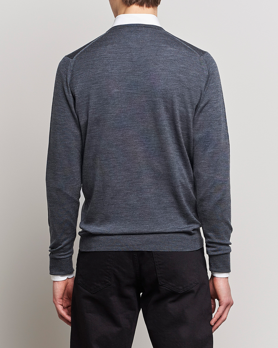Heren | Truien | John Smedley | Bobby Extra Fine Merino V-Neck Pullover Charcoal