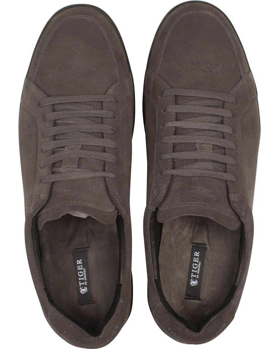 Heren | Tiger of Sweden Arne Suede Sneakers Charcoal | Tiger of Sweden | Arne Suede Sneakers Charcoal