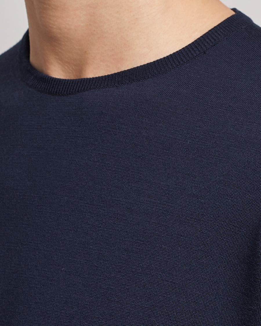 Heren | Truien | John Smedley | Lundy Extra Fine Merino Crew Neck Midnight