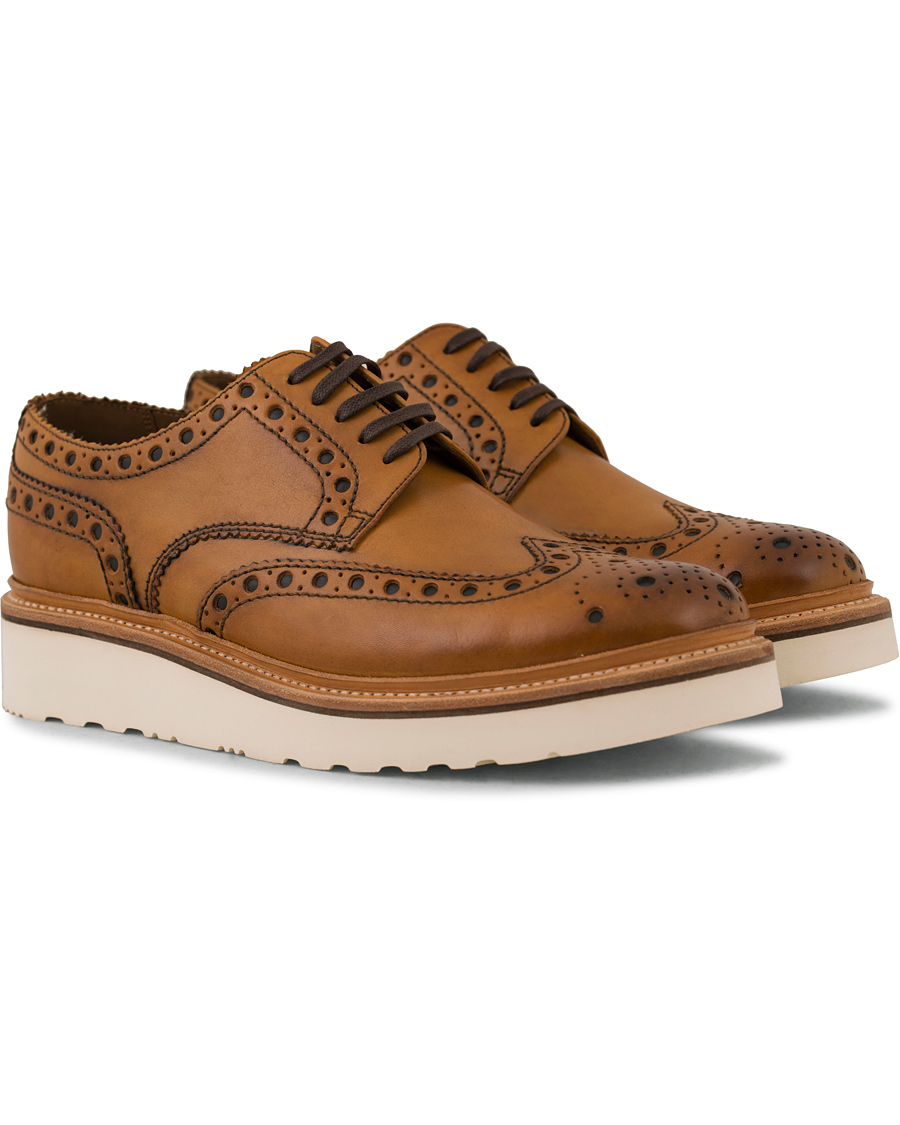 Heren | Grenson Archie Brogue Derby Wedge Sole Tan Calf | Grenson | Archie Brogue Derby Wedge Sole Tan Calf