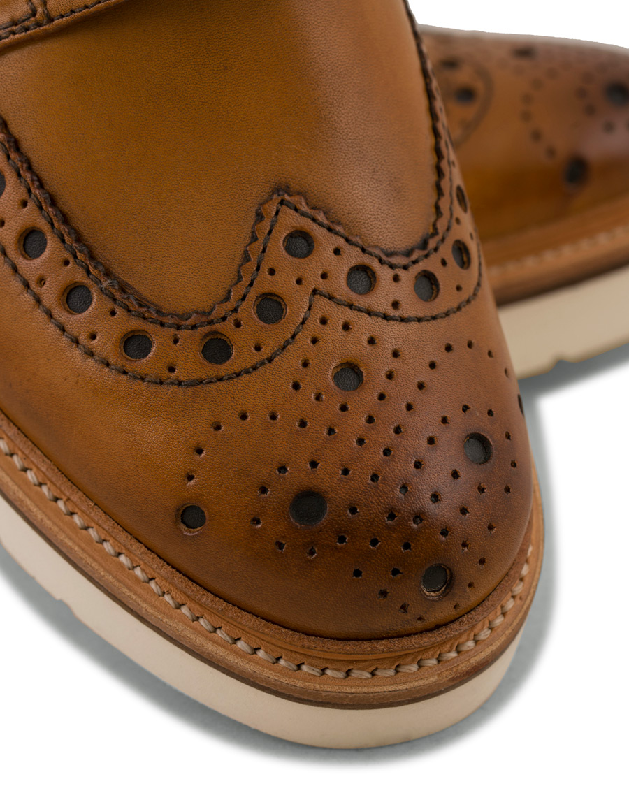 Heren | Grenson Archie Brogue Derby Wedge Sole Tan Calf | Grenson | Archie Brogue Derby Wedge Sole Tan Calf