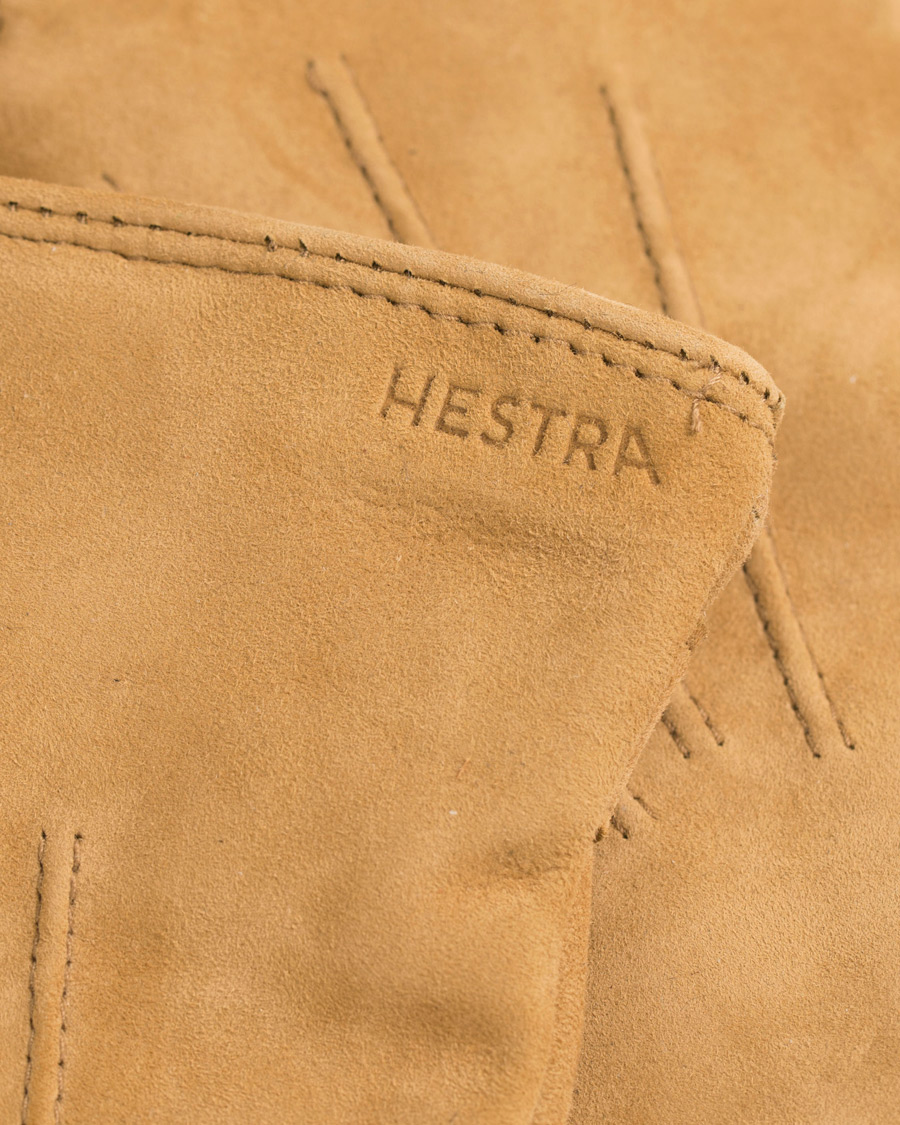 Heren | Hestra Robert Lambsuede Wool Lined Buckle Glove Camel | Hestra | Robert Lambsuede Wool Lined Buckle Glove Camel
