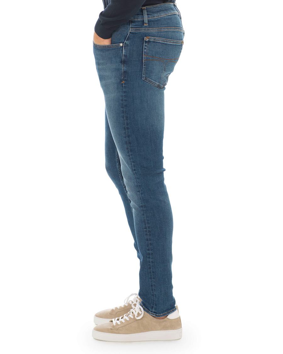Heren | Jeans | Tiger of Sweden Jeans | Evolve Super Stretch Jeans Medium Blue