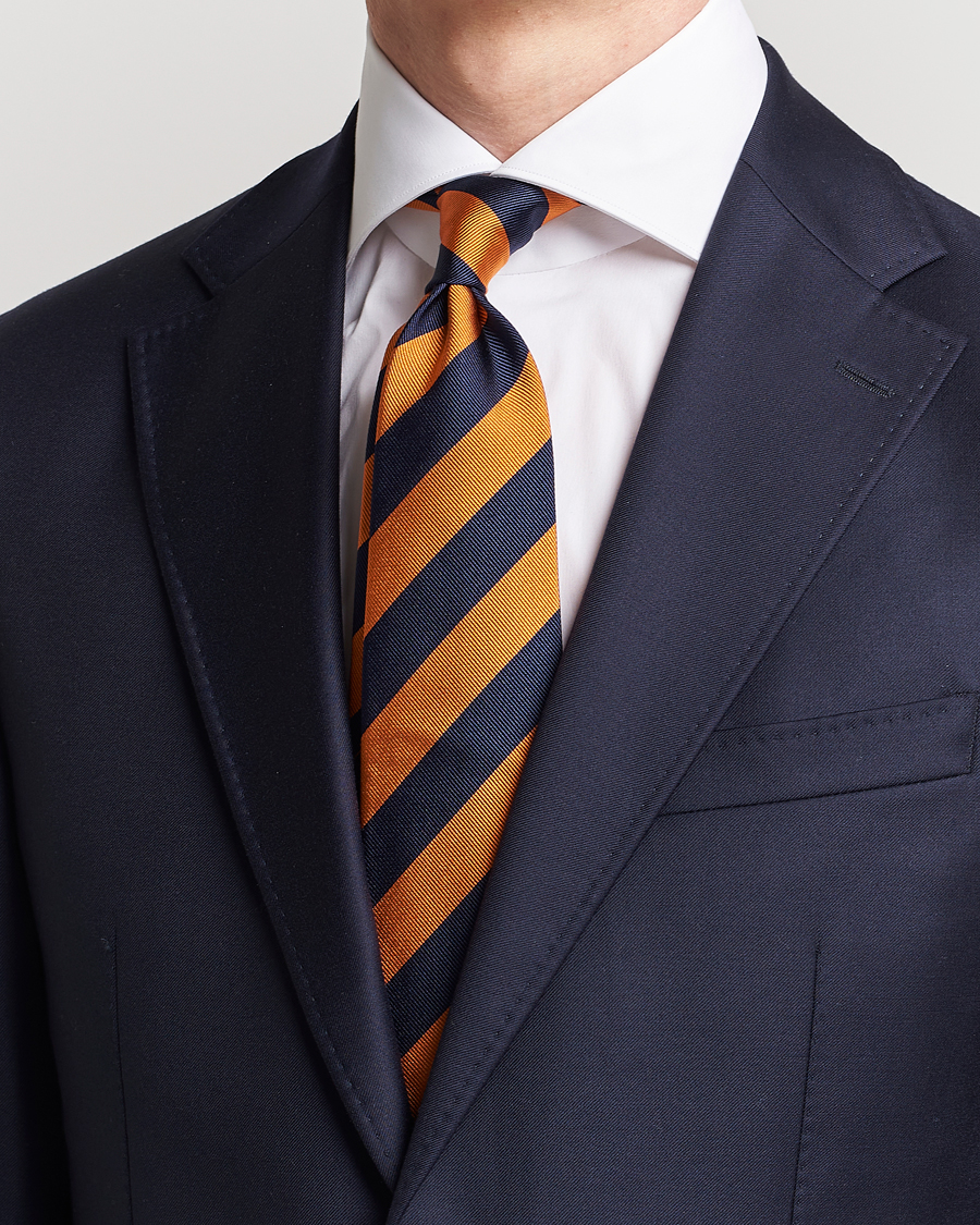 Heren | Stropdassen | Amanda Christensen | Regemental Stripe Classic Tie 8 cm Orange/Navy