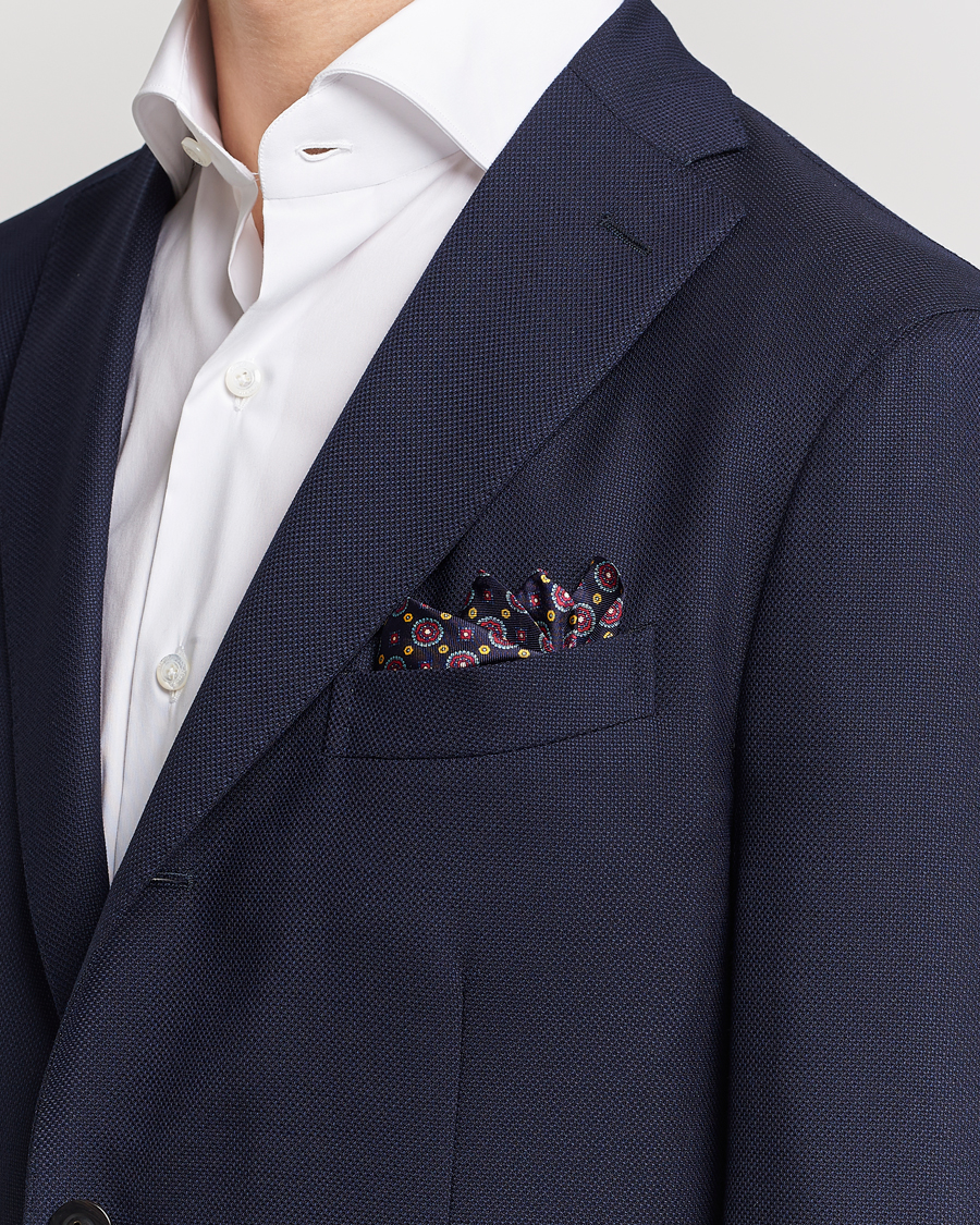 Heren | Business casual | Amanda Christensen | Medallion Silk Pocket Square Navy