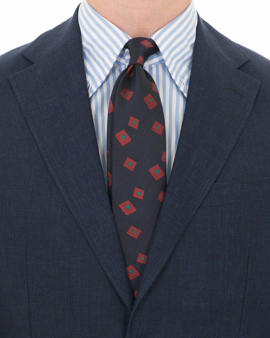 Heren | Berg&Berg Handrolled Seven Fold Jacquard Silk 8 cm Tie Navy/Red | Berg&Berg | Handrolled Seven Fold Jacquard Silk 8 cm Tie Navy/Red