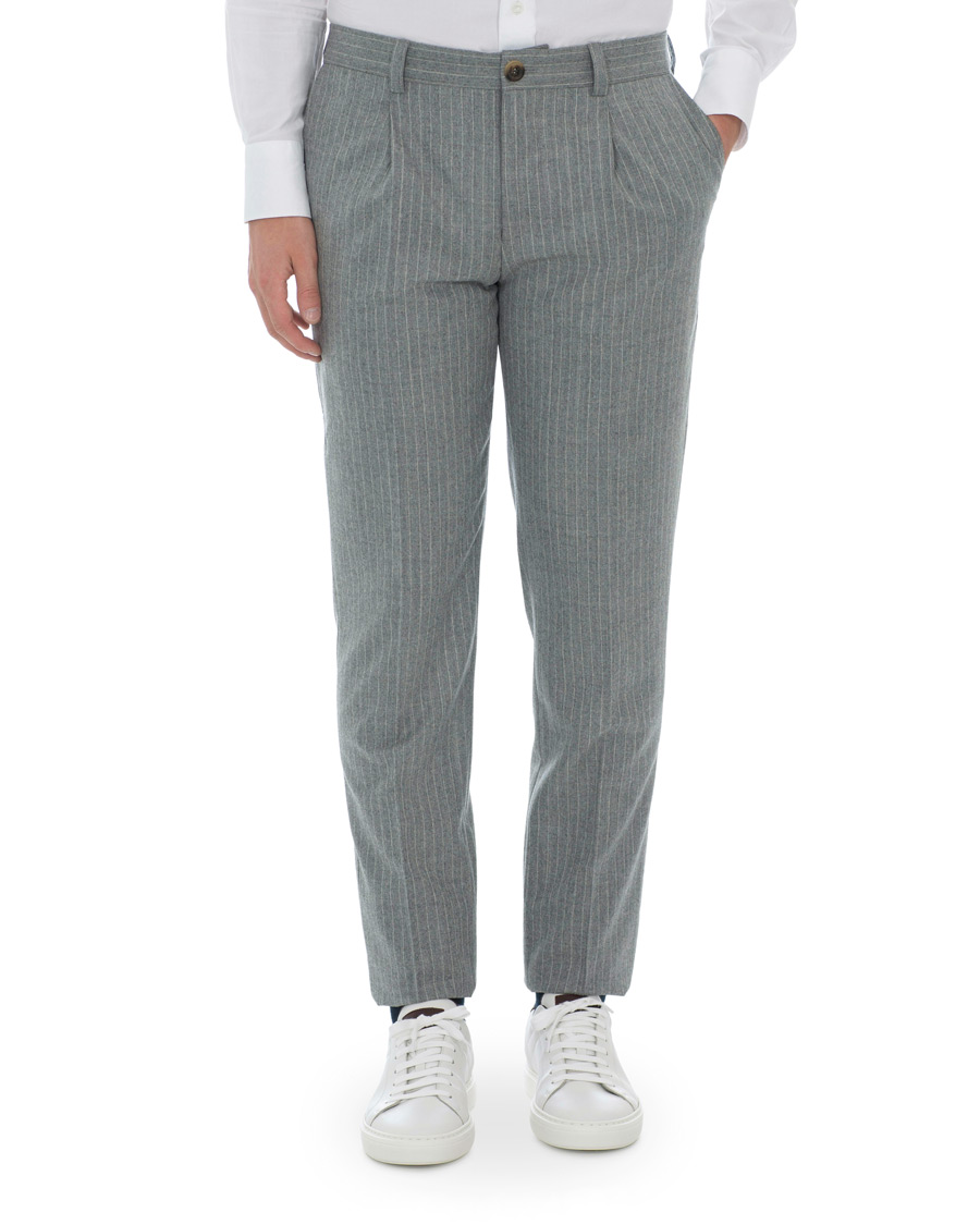 Heren | Broeken | Brunello Cucinelli | Slim Fit Pin Stripe Pleated Flannel Trousers Light Grey