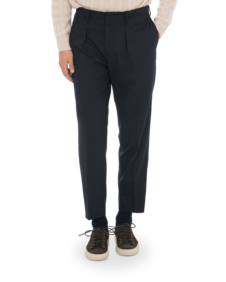 Heren | Broeken | Tiger of Sweden | Tarine Cropt Pleated Trousers Navy