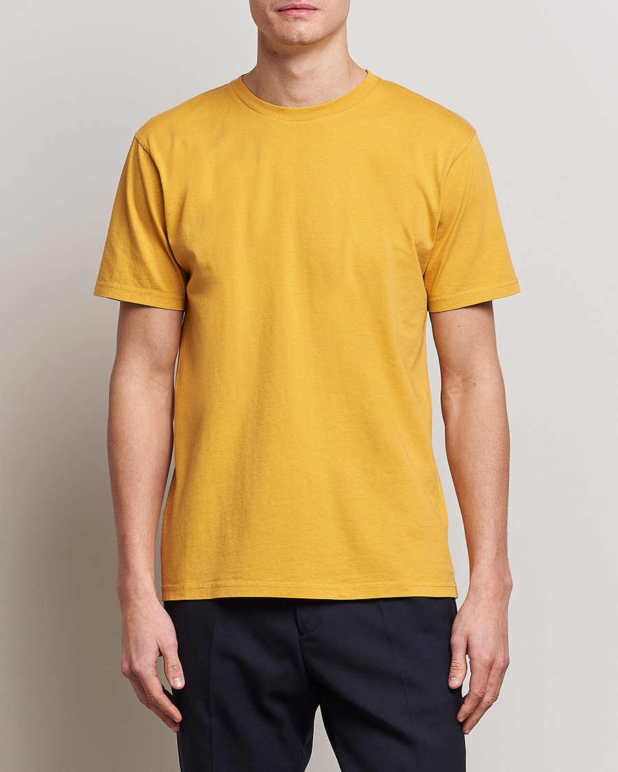 Heren | T-shirts met korte mouwen | Colorful Standard | Classic Organic T-Shirt Burned Yellow