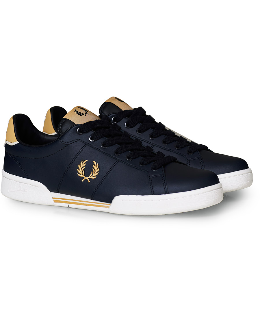 Heren | Fred Perry B722 Leather Sneaker Navy/Gold | Fred Perry | B722 Leather Sneaker Navy/Gold