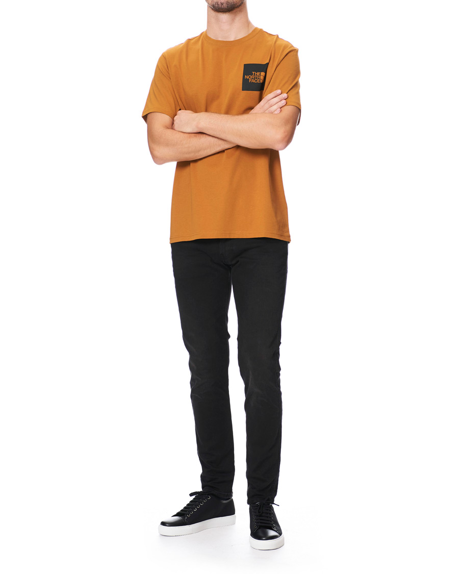 Heren | T-shirts | The North Face | Crew Neck Tee Timber Tan