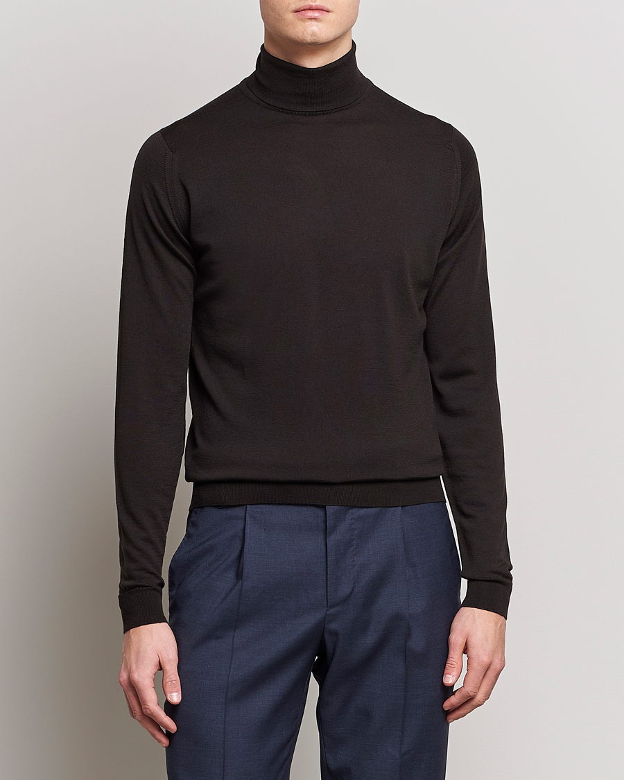 Heren | Coltruien | John Smedley | Cherwell Extra Fine Merino Rollneck Dark Cocoa