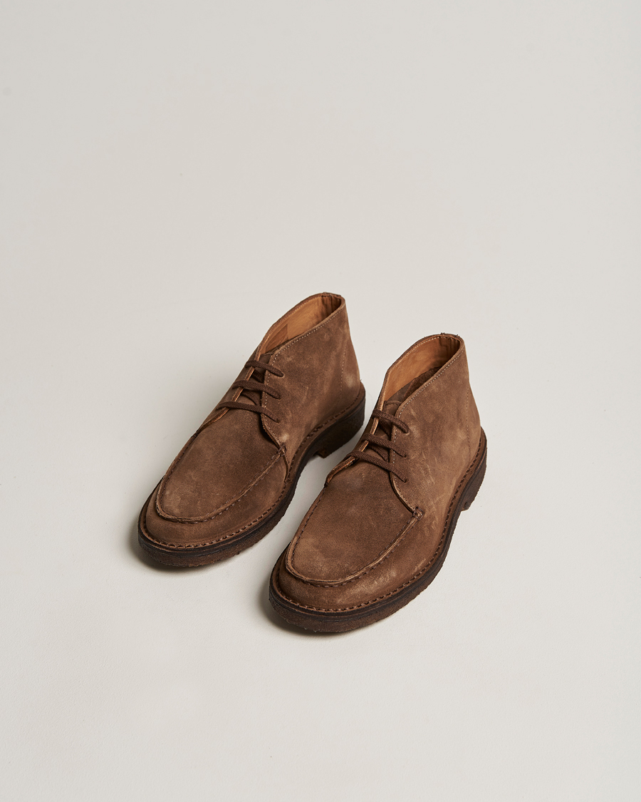 Heren | Best of British | Drake's | Crosby Moc-Toe Suede Chukka Boots Tobacco