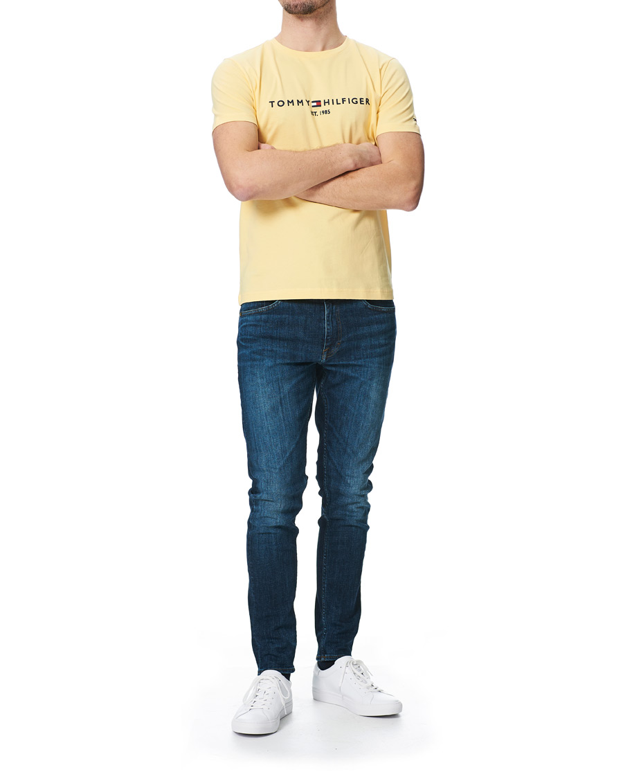 Heren | T-shirts | Tommy Hilfiger | Logo Crew Neck Tee Delicate Yellow
