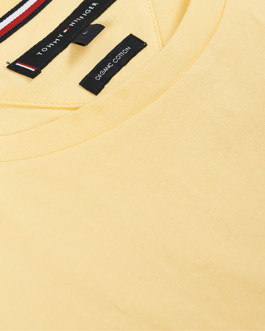 Heren | T-shirts | Tommy Hilfiger | Logo Crew Neck Tee Delicate Yellow