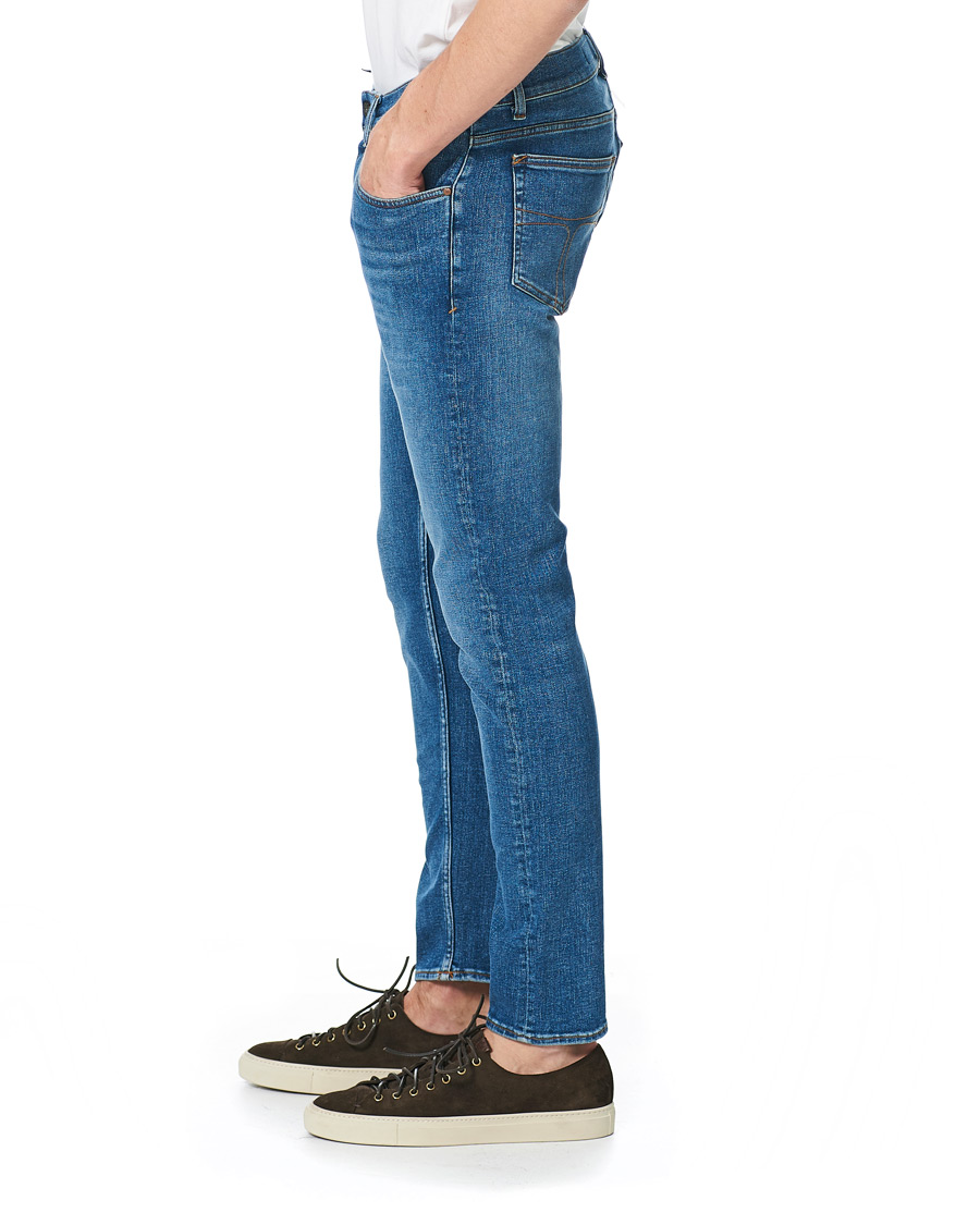 Heren | Jeans | Tiger of Sweden Jeans | Evolve Super Stretch Tide Jeans Light Blue