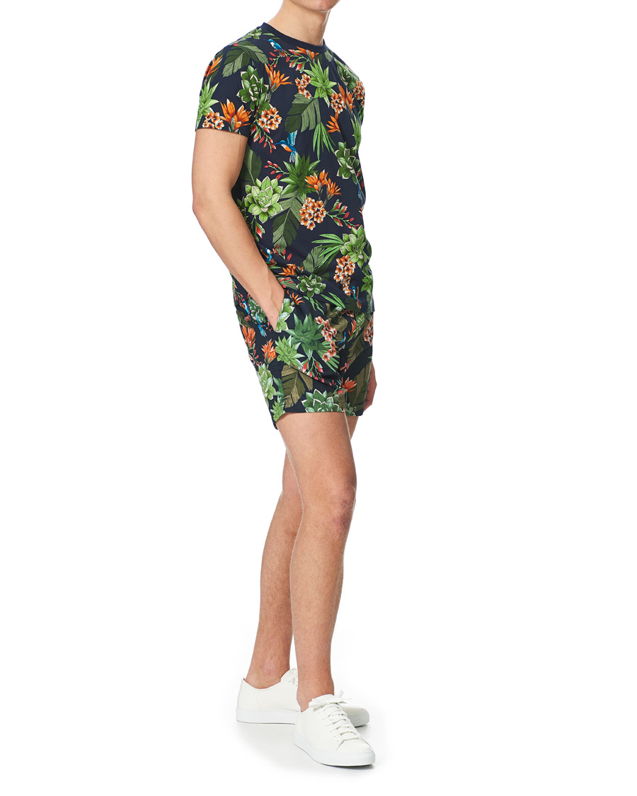 Heren | T-shirts | GANT | Printed Humming Garden Tee Evening Blue