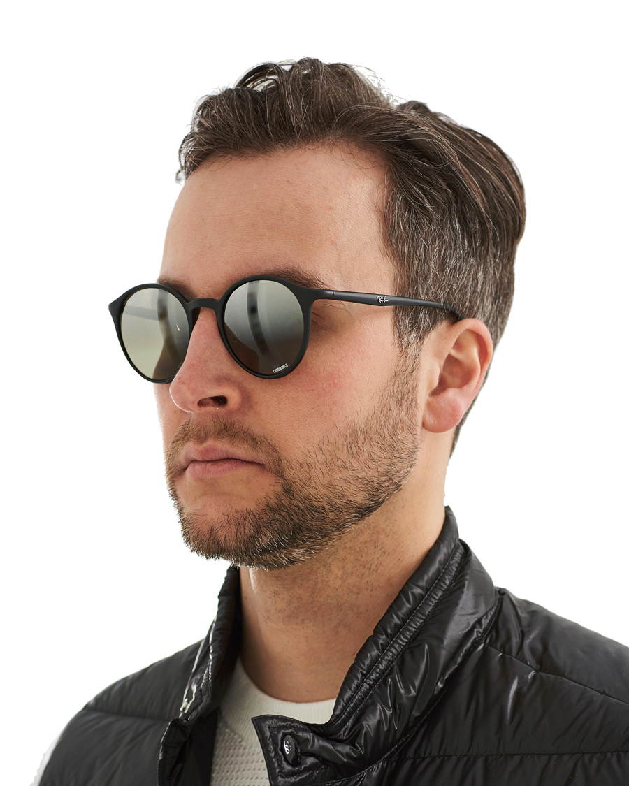 Heren | Ray-Ban RB4336CH Round Sunglasses Matte Black | Ray-Ban | RB4336CH Round Sunglasses Matte Black