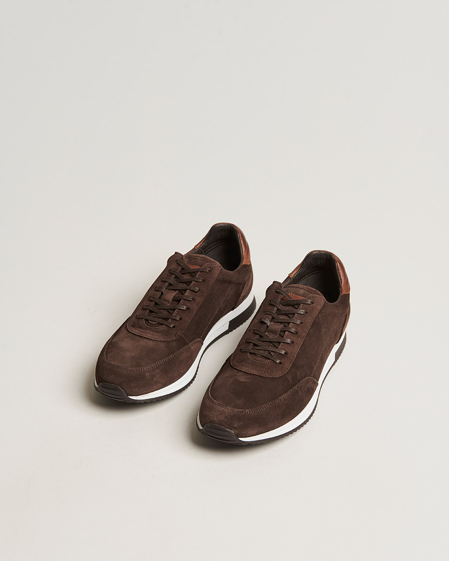 Heren | Hardloopsneakers | Design Loake | Loake 1880 Bannister Running Sneaker Dark Brown Suede