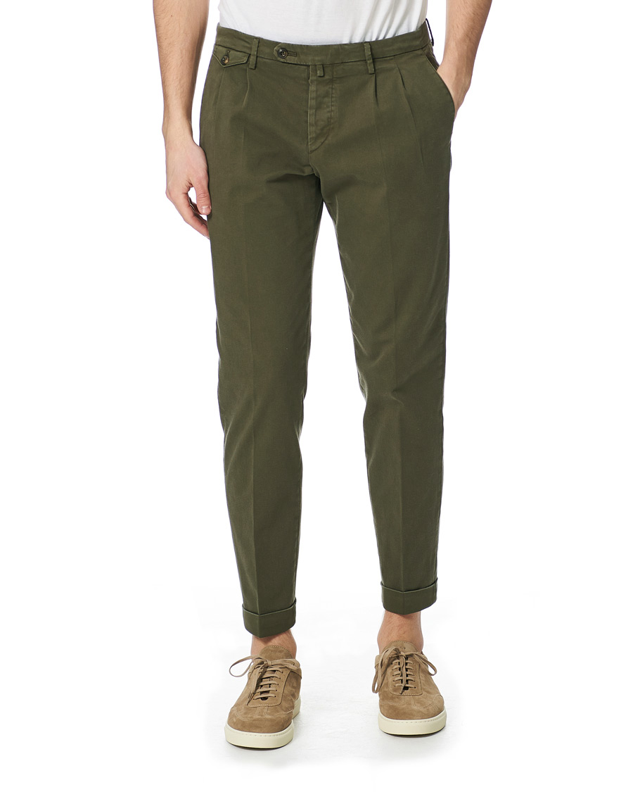 Heren | Broeken | Briglia 1949 | Easy Fit Pleated Cotton Chinos Olive