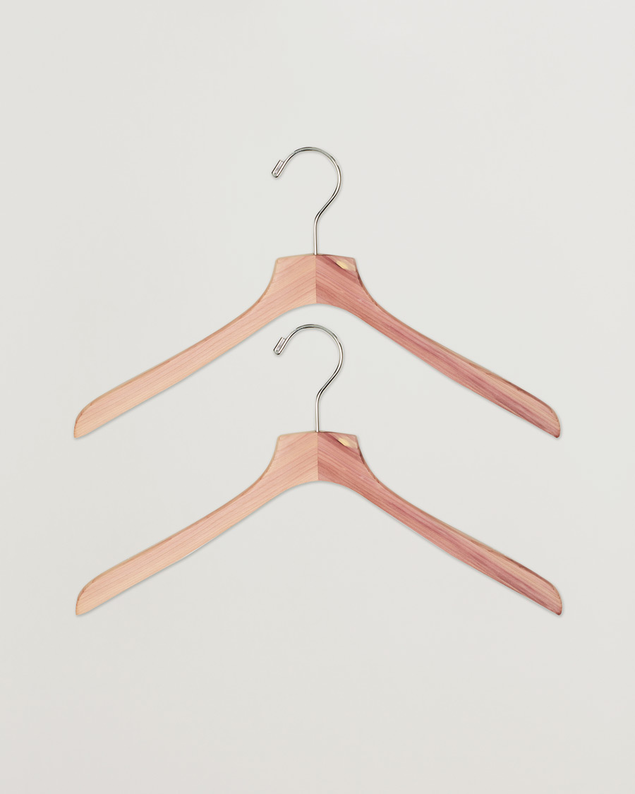 Heren | Care with Carl 2-Pack Cedar Wood Shirt Hanger | Care with Carl | 2-Pack Cedar Wood Shirt Hanger