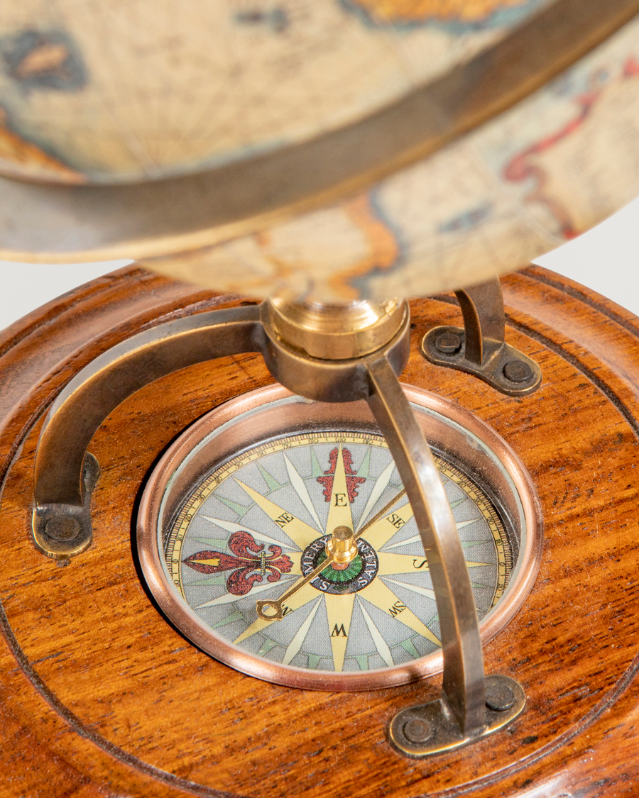 Heren | Kerstcadeaus | Authentic Models | Terrestrial Globe With Compass 