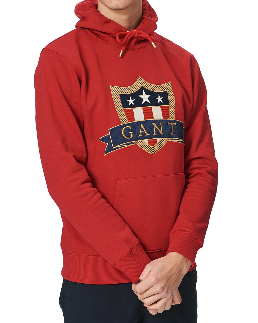 Heren | Truien | GANT | Banner Shield Hoodie Equestrian Red
