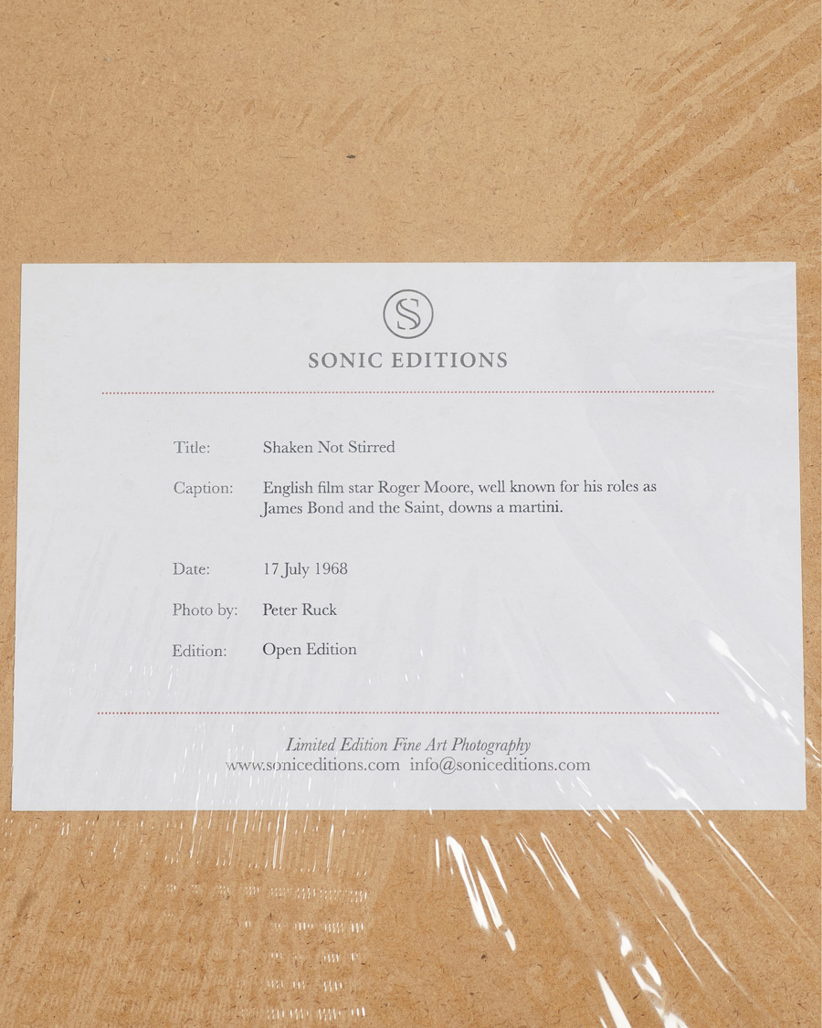 Heren | Sonic Editions | Sonic Editions | Framed Roger Moore Shaken Not Stirred 