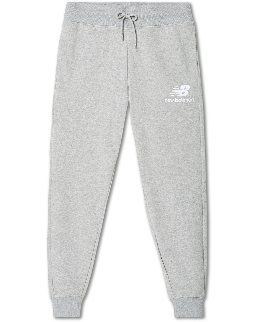 Heren | Broeken | New Balance | NB Essentials Stacked Logo Sweatpant Athletic Grey