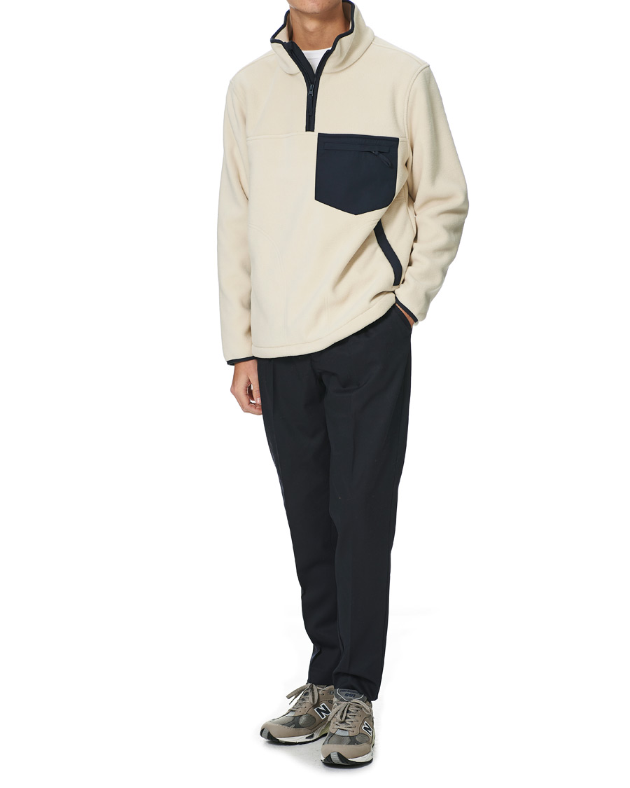 Heren | Truien | A Day's March | Blackälven Microfleece Half Zip Sand