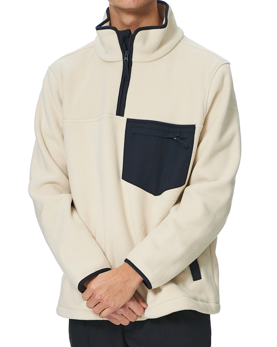 Heren | Truien | A Day's March | Blackälven Microfleece Half Zip Sand