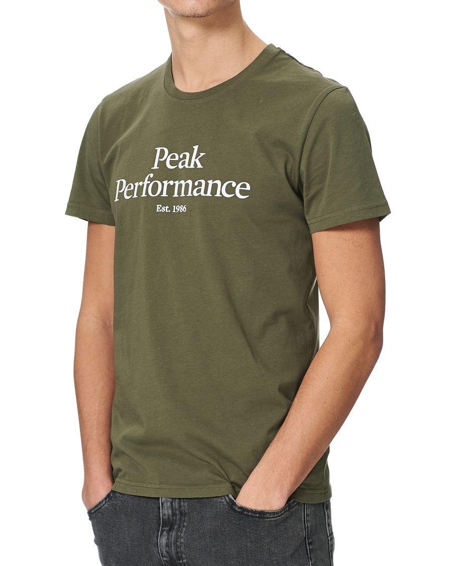 Heren | T-shirts | Peak Performance | Original Logo Crew Neck Tee Pine Neddle