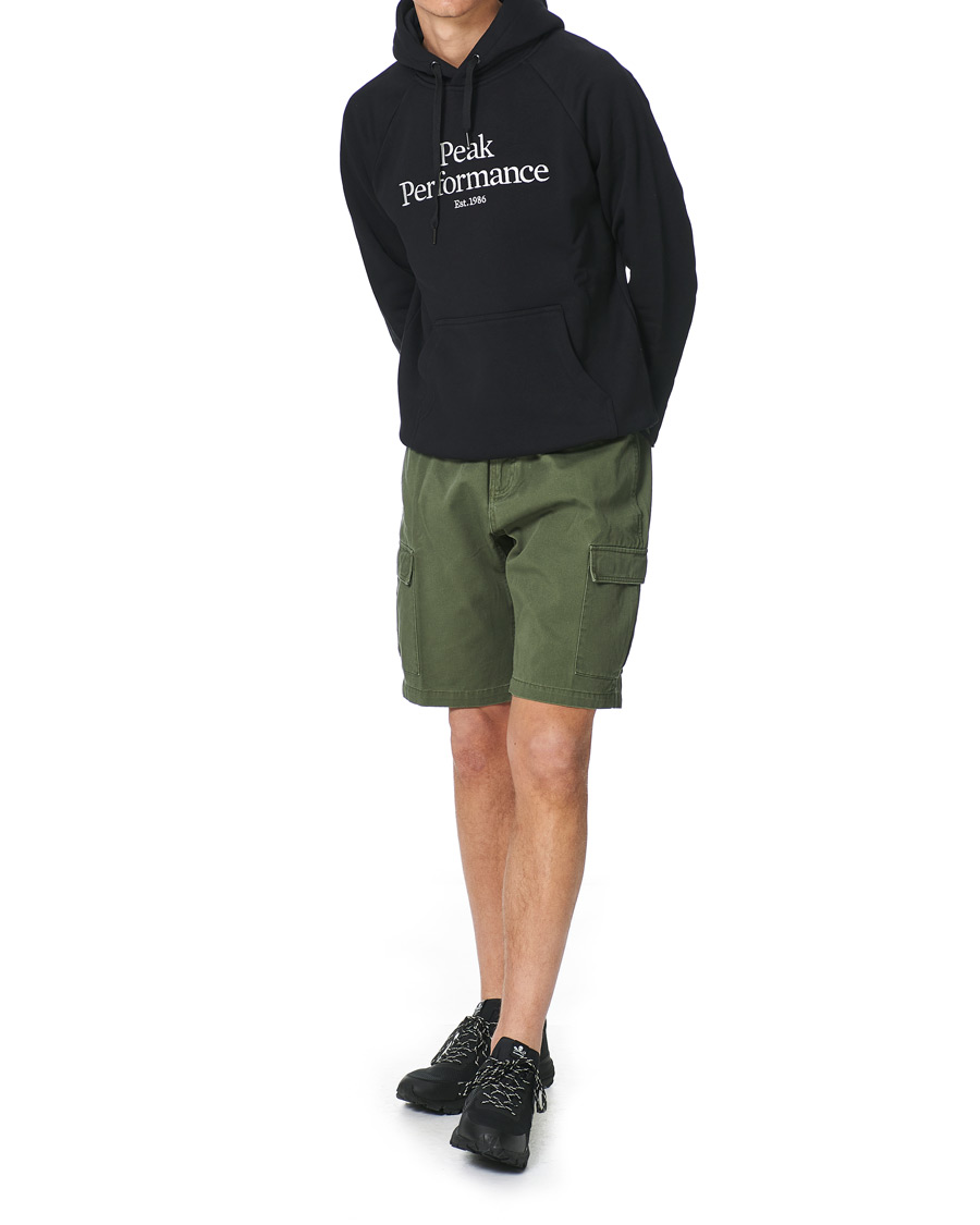 Heren | Korte broek | Peak Performance | Cotton Cargo Shorts Pine Neddle